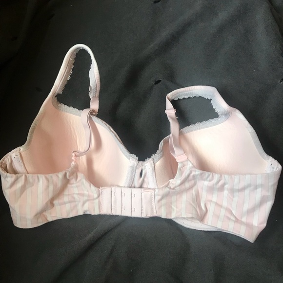 Victoria’s Secret Bra - Picture 2 of 5